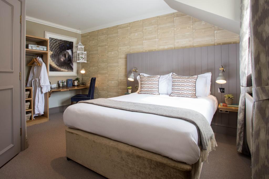 Hotel The Curious Pig In The Parlour à Burstow Extérieur photo